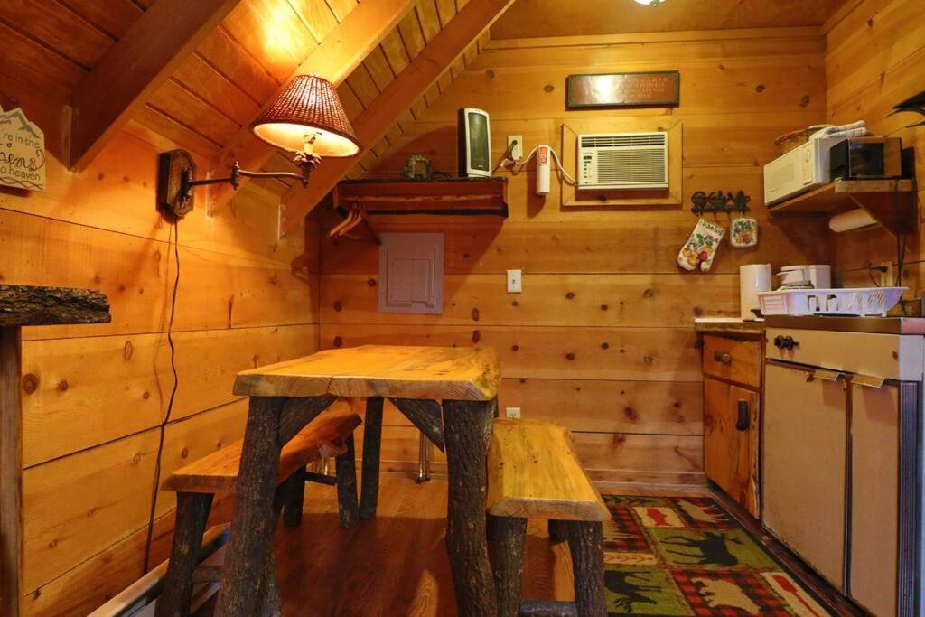 Cozy Cabin W/ Fireplace 3 Minutes To Helen! #2. Exterior photo