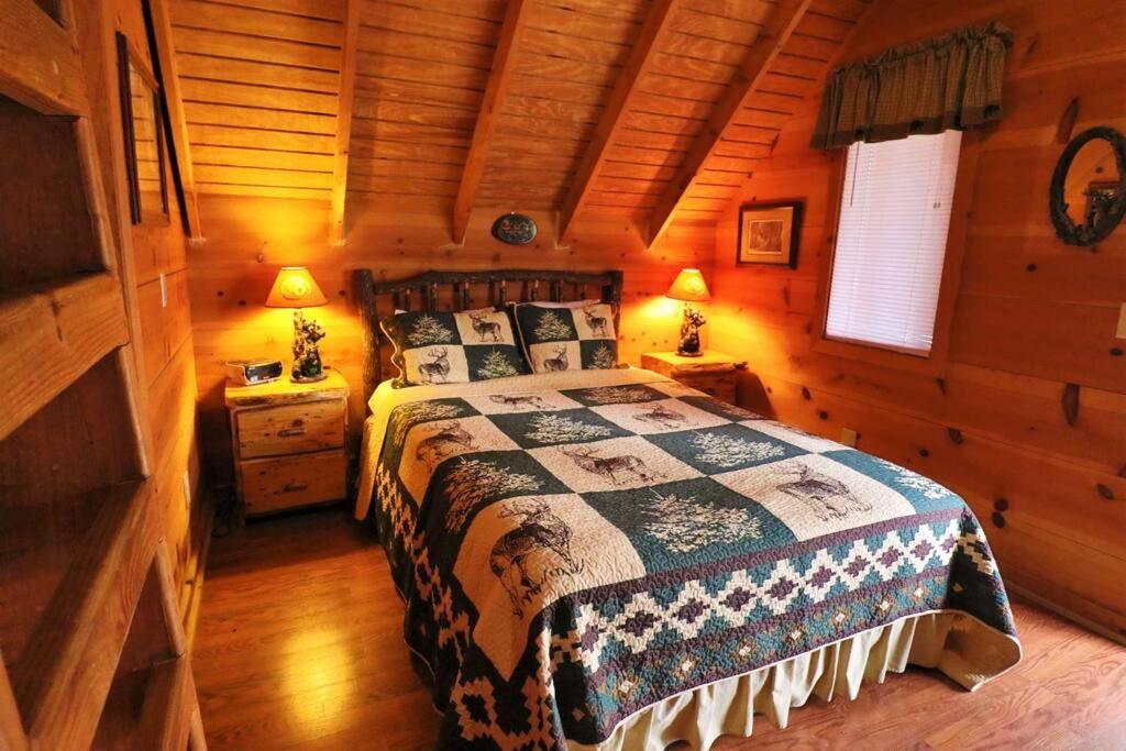 Cozy Cabin W/ Fireplace 3 Minutes To Helen! #2. Exterior photo